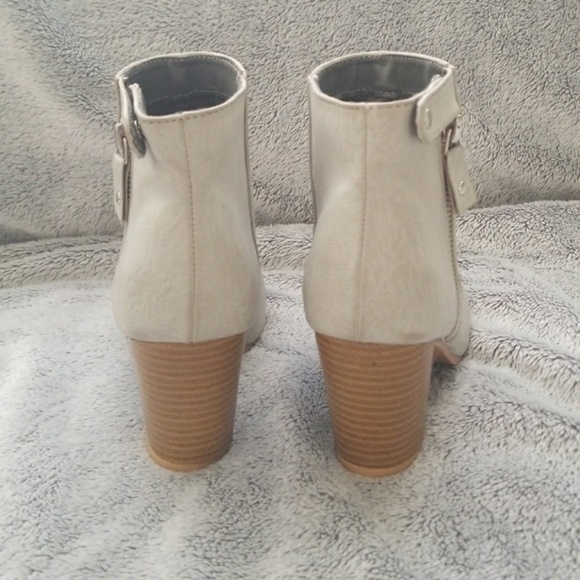 The EMMA Booties - Picture 3 of 4